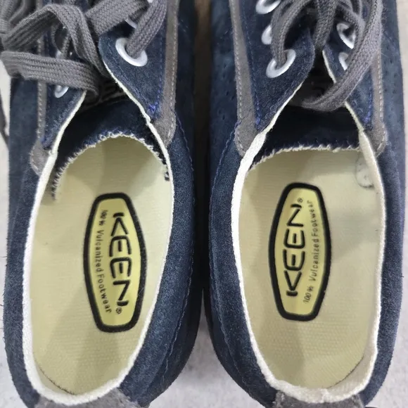 🐢 Keen Herren Men's size 9 Blue Suede Shoes