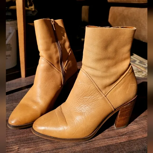 Aldo Western Leather Ankle Boots