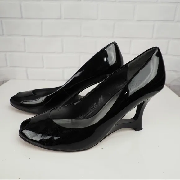 Ann Taylor sz 8 black patent peeptoe heels unique
