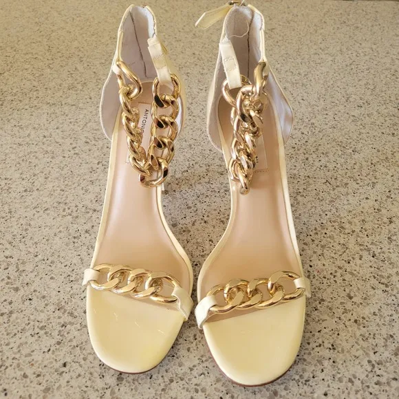 Antonio Melani Carolitta Gold Ankle Chain Cream Patent Leather Strap Heels✨️9.5