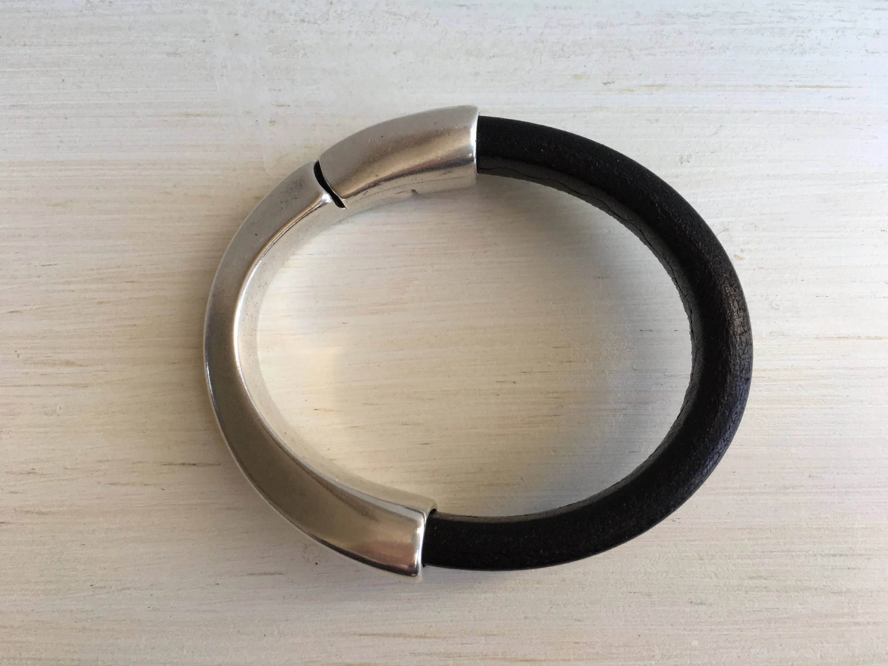 Black & Silver - Large Width - Magnetic Cuff - WHSL