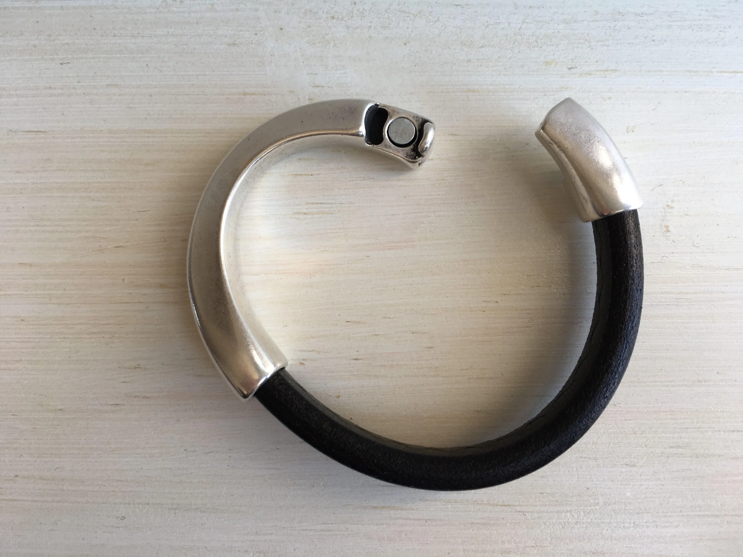 Black & Silver - Large Width - Magnetic Cuff - WHSL