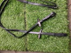 Black half and half reins