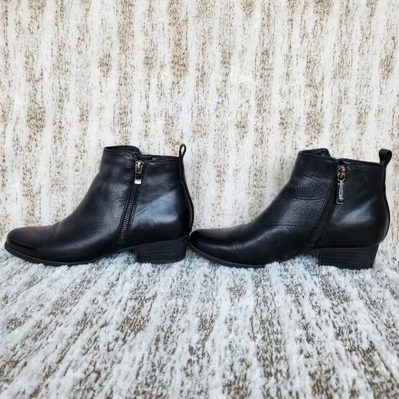 Blondo &quot;Lila&quot; Waterproof Black Leather Ankle Bootie Side Zip | Women's Size 8