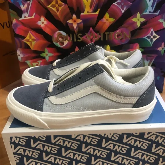 Brand new Old Skool suede gray vans shoes🤍
