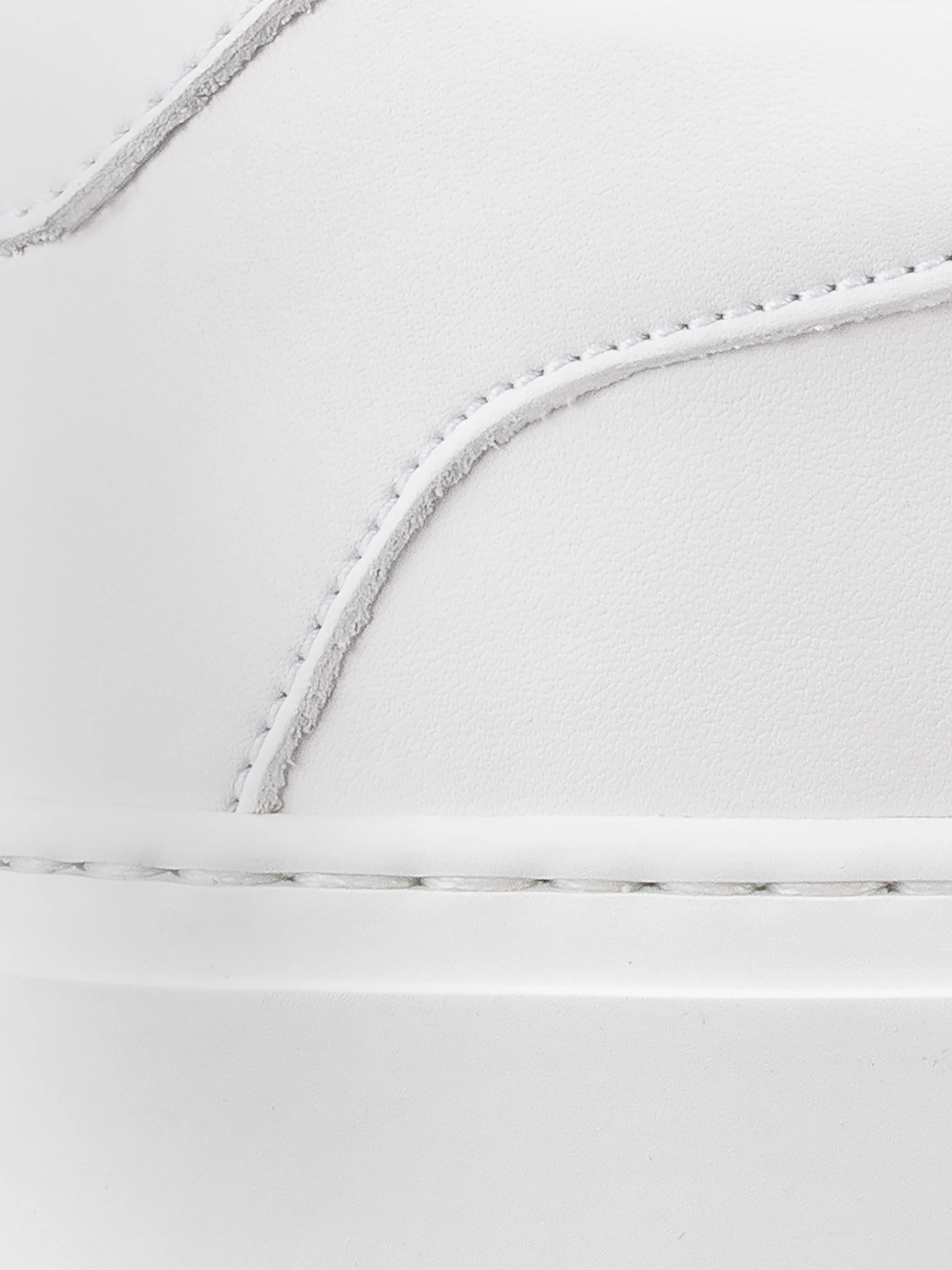 Capri X in Triple White