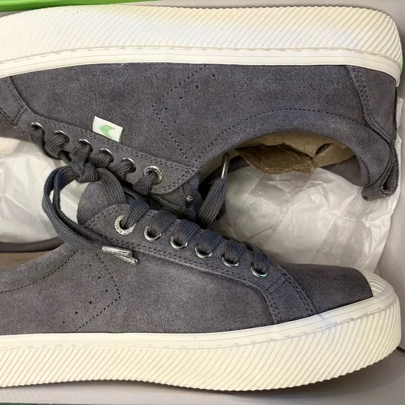 Cariuma suede sneakers charcoal lace-up new in box Women’s 9.5 Men's 8