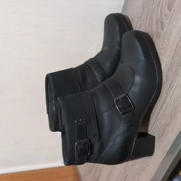 Clarks Boots, Black Leather, Size 9.5M