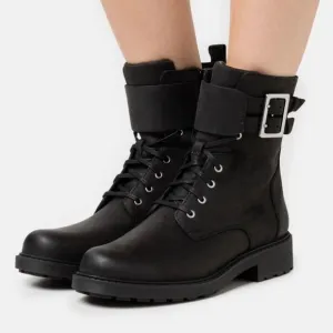 Clarks Women's Orinoco 2 Lace Black Leather boots size 11 buckle lug lined