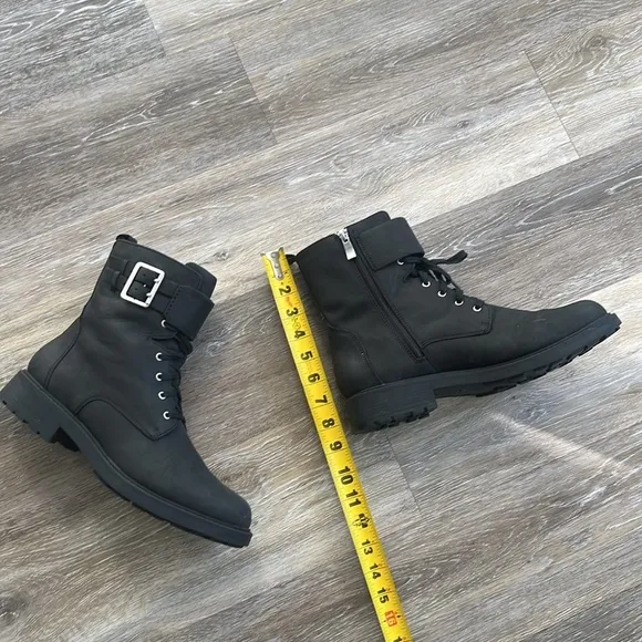 Clarks Women's Orinoco 2 Lace Black Leather boots size 11 buckle lug lined