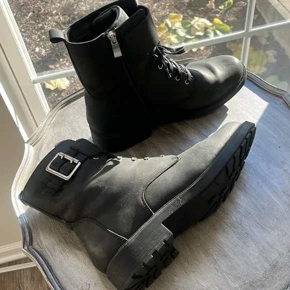 Clarks Women's Orinoco 2 Lace Black Leather boots size 11 buckle lug lined