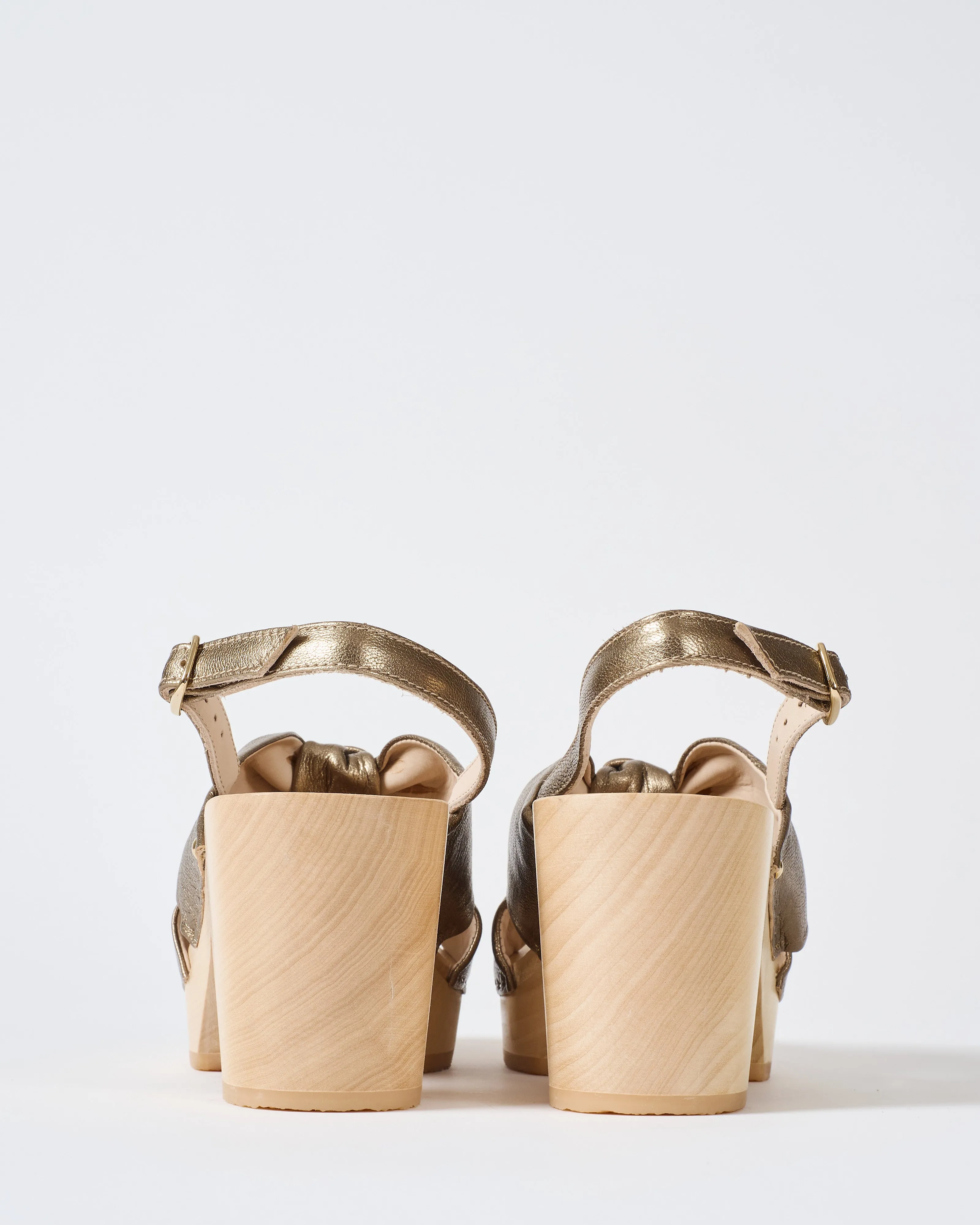 crisscross 3 inch heel clog