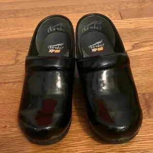 Dansko Black Patent Leather Women’s clog XP 2.0 size 37