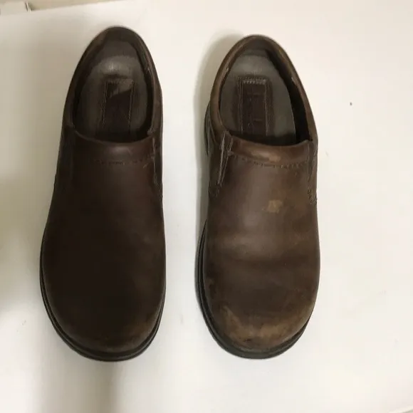 Dansko Men's Brown Leather Slip In Shoes. Very Good Used Condition. Size EU 45.