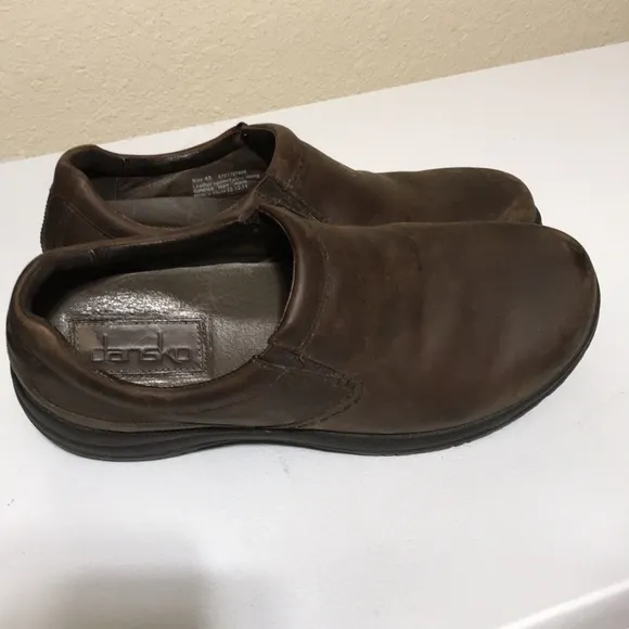 Dansko Men's Brown Leather Slip In Shoes. Very Good Used Condition. Size EU 45.