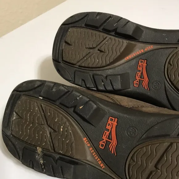 Dansko Men's Brown Leather Slip In Shoes. Very Good Used Condition. Size EU 45.