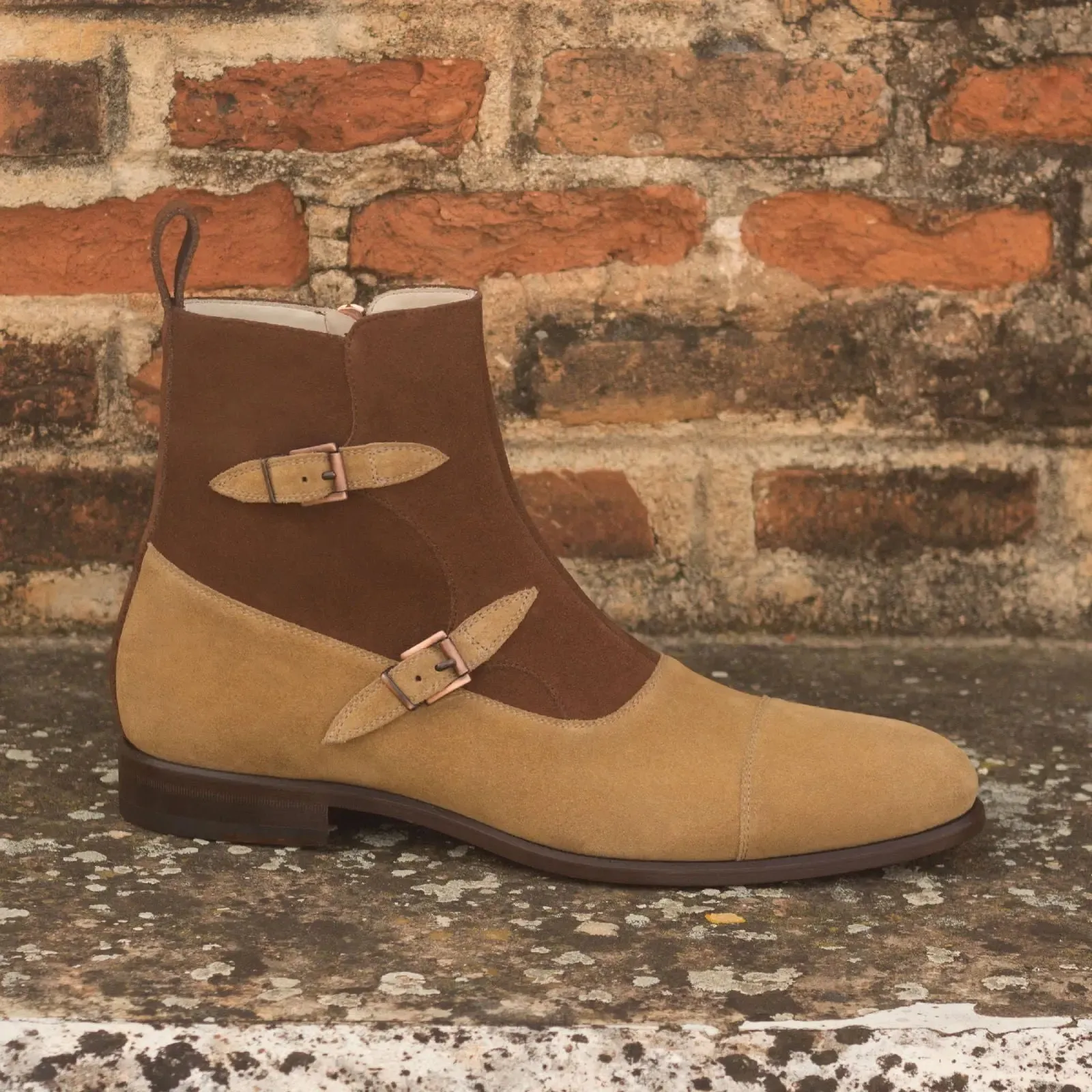 DapperFam Octavian in Camel / Med Brown Men's Lux Suede Buckle Boot