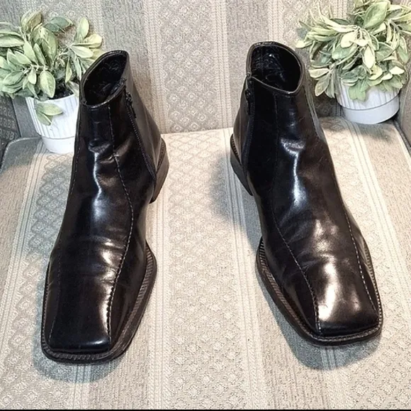 Debut Leather Ankle side zipper Boot