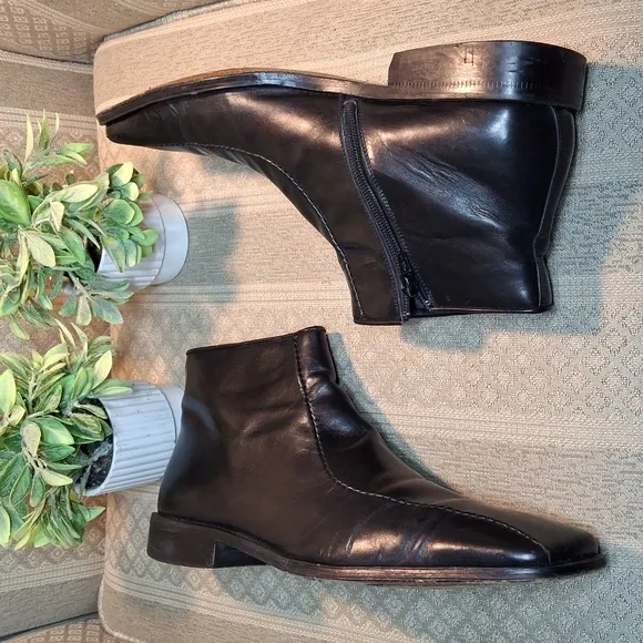 Debut Leather Ankle side zipper Boot