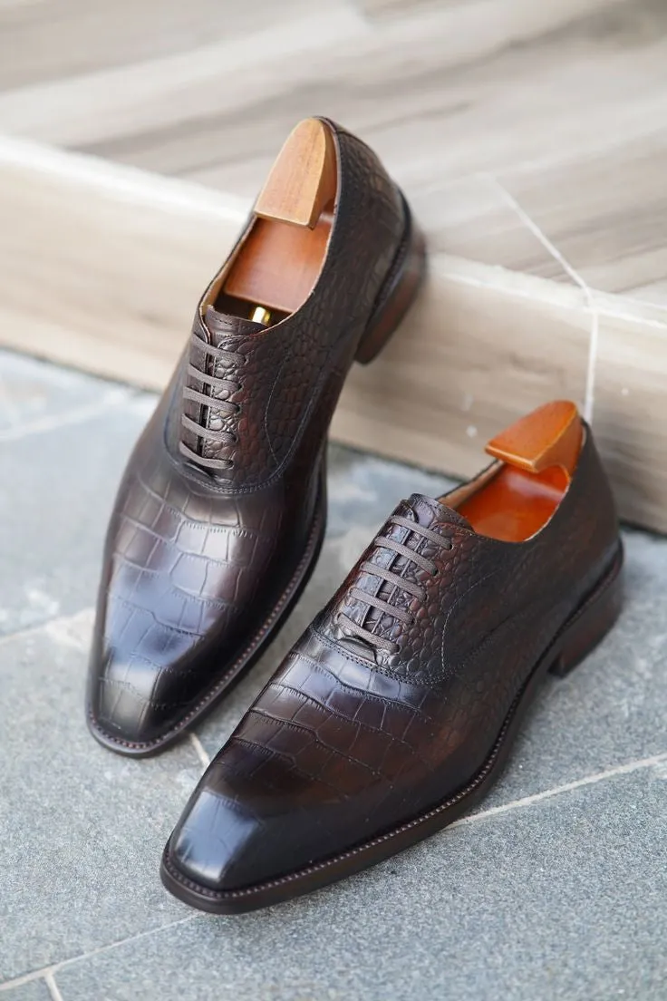 Discover Luxury with Men's Crocodile Texture Oxford Lace-Ups Shoes