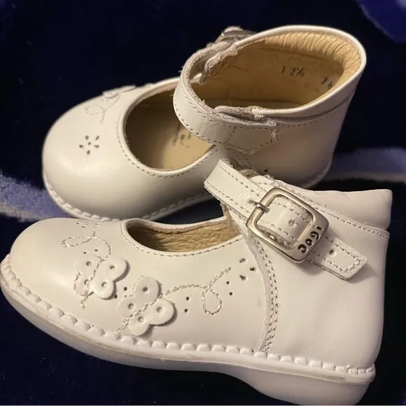 Dogi infant baby white leather shoes