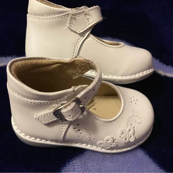 Dogi infant baby white leather shoes