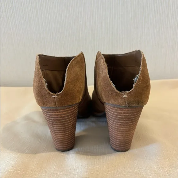 Dolce Vita Helms Brown Suede Stacked Heel Slip On Ankle Boots Women’s Size 10