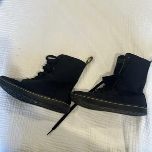 Dr Marten lace boots kids