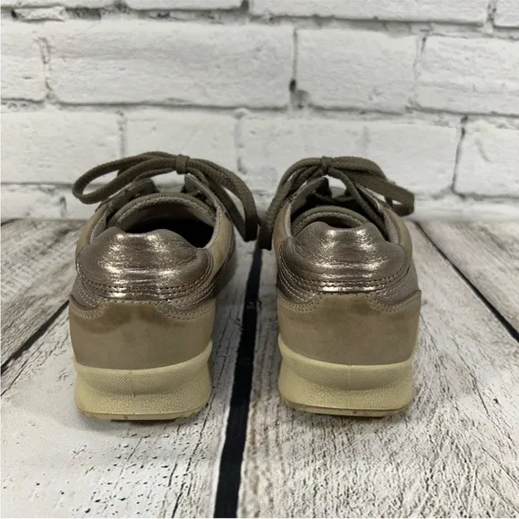 ECCO Women's Mobile III Premium Lace Up Leather Sneaker Size 6.5