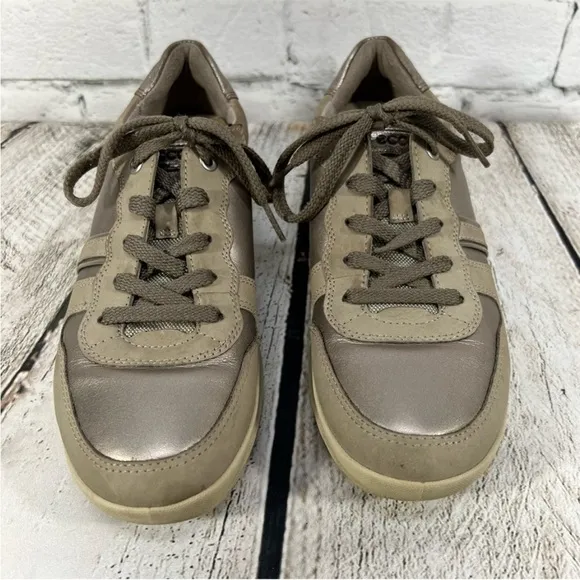 ECCO Women's Mobile III Premium Lace Up Leather Sneaker Size 6.5