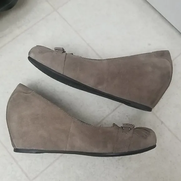 GEOX Respira suede wedge heels round toe gray grey