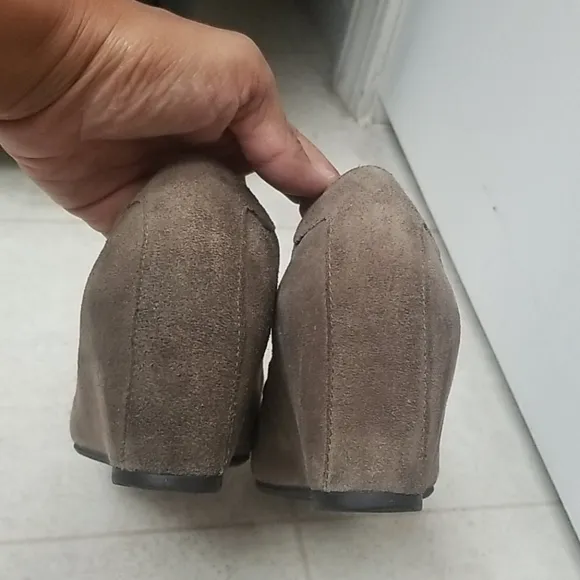 GEOX Respira suede wedge heels round toe gray grey