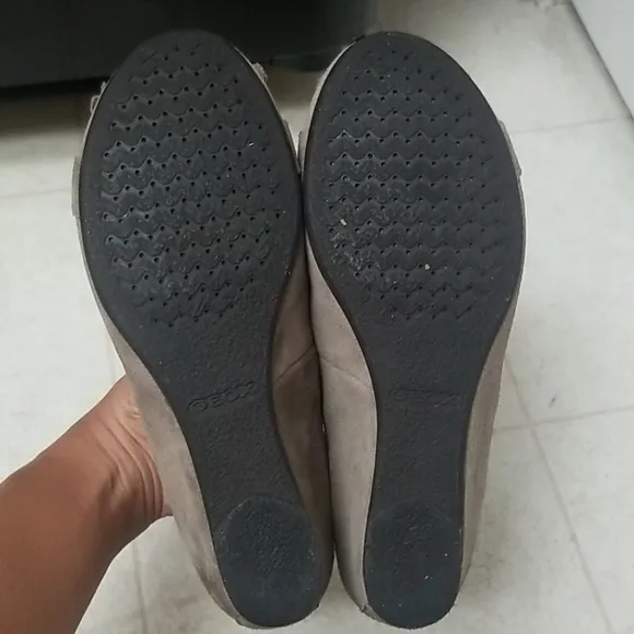 GEOX Respira suede wedge heels round toe gray grey