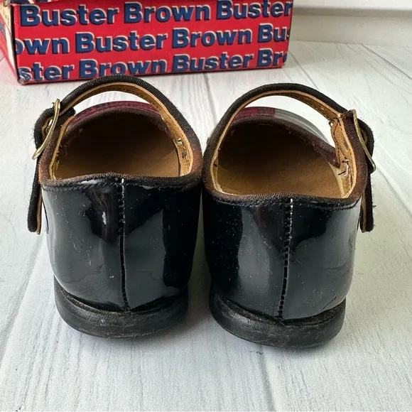 Girl’s Vtg. Buster Browns Patent Leather Black Mary Jane’s Sz 5 1/2