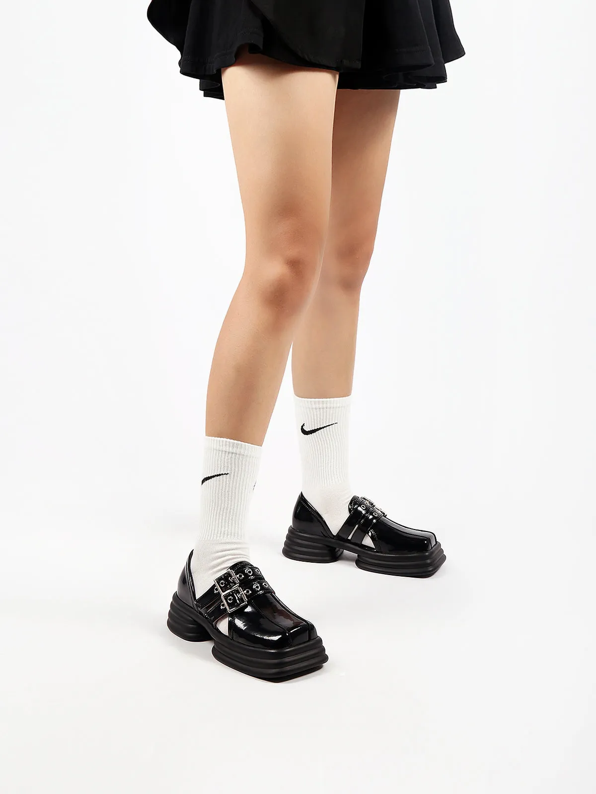 Glossy Leather Cut-Out Loafer Black