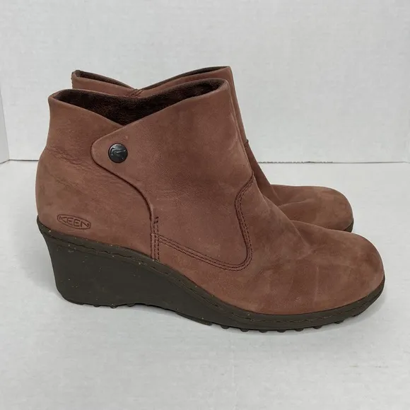 Keen Akita Brown Leather Wedge Heel Ankle Booties with Snap Closure