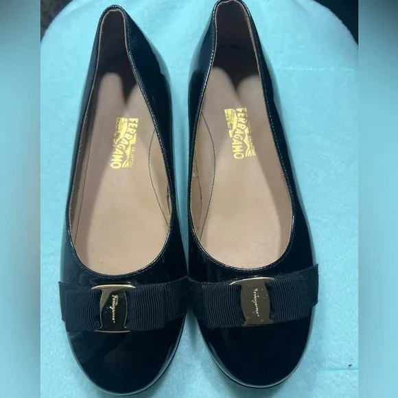 Like New Girls Ferragamo Varina Mini
