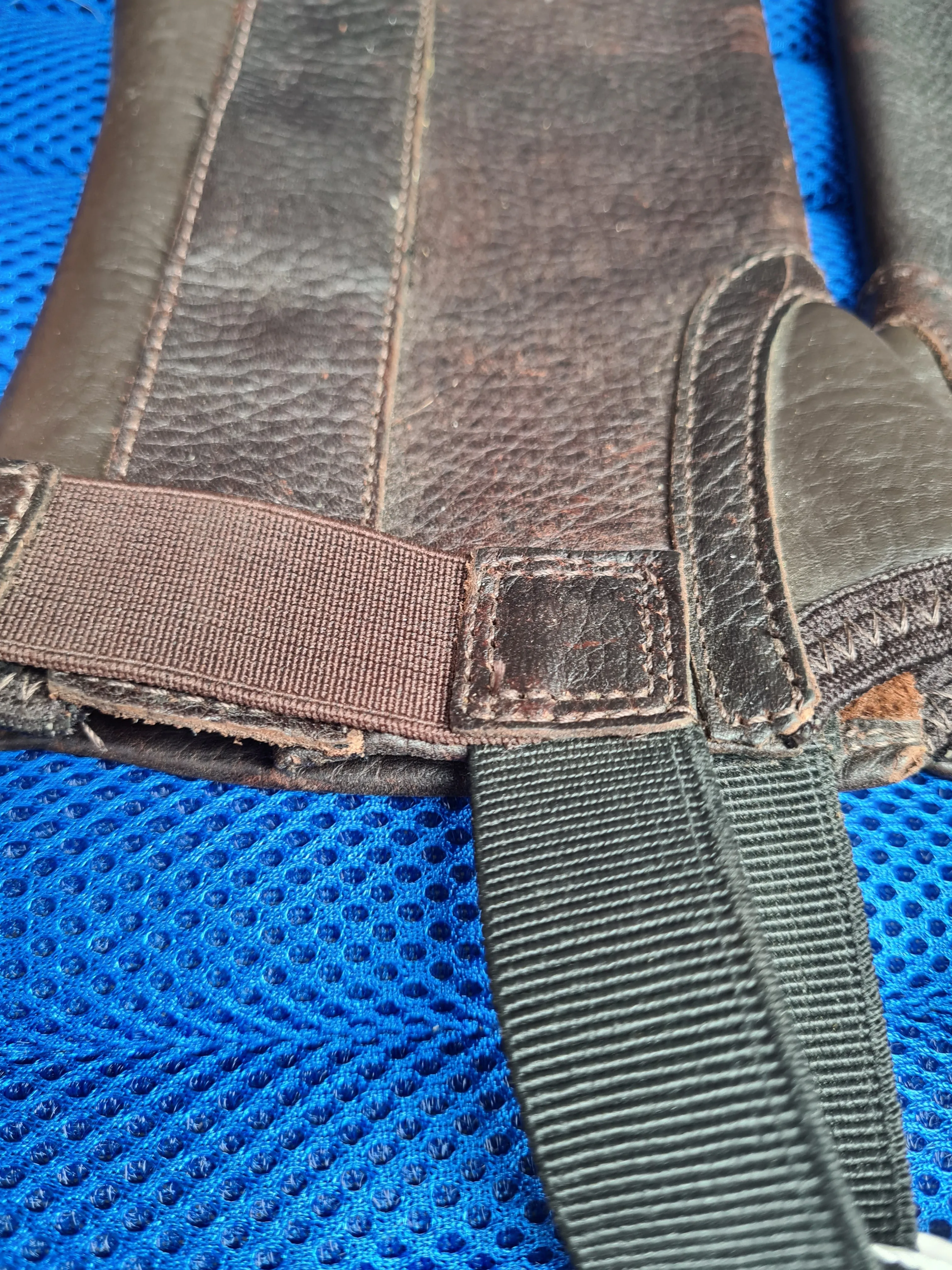NEW ariat small chaps brown  ✅️