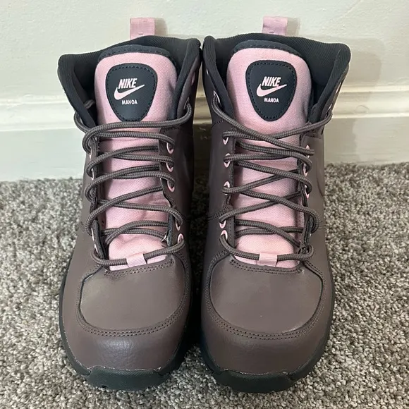 New Nike Manoa LTR (GS) Big Kids' Shoes Violet Ore-Dark Smoke Grey/Pink