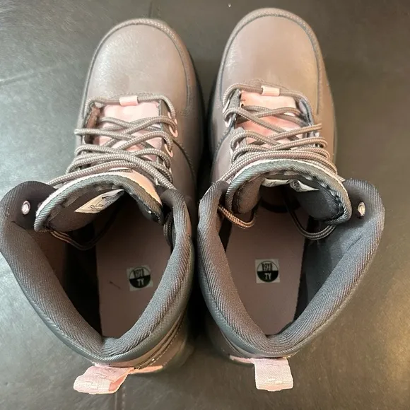 New Nike Manoa LTR (GS) Big Kids' Shoes Violet Ore-Dark Smoke Grey/Pink