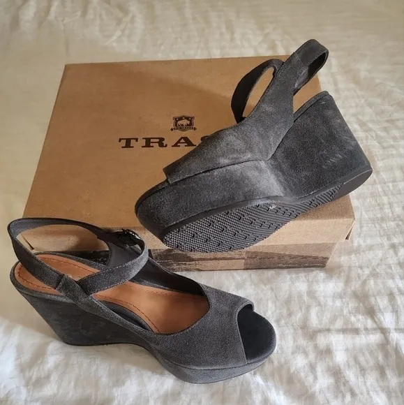 NEW Trask Tessa Suede Leather Platform Peep Toe Wedge Sandal in Gray