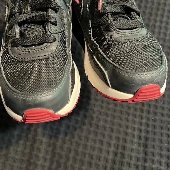 Nike Air Max 90 Leather GS 'Anthracite Team Red' Kid Boy Youth Sneakers