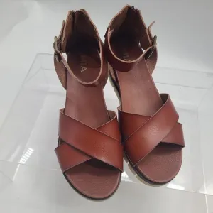 NWOB  MIA Lauri Wedge Sandal Cognac Size 10M