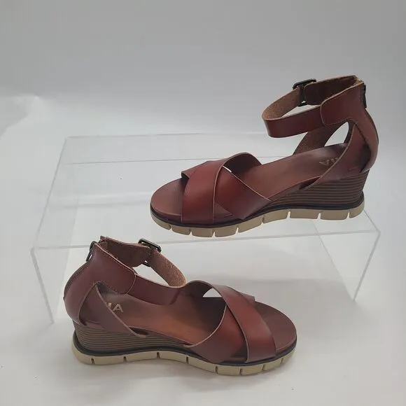 NWOB  MIA Lauri Wedge Sandal Cognac Size 10M