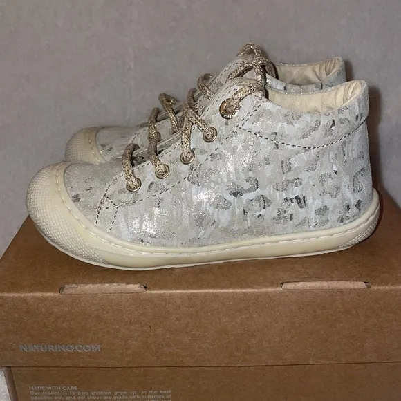 NWT NATURINO COCOON Suede First Steps Shoes in Beige