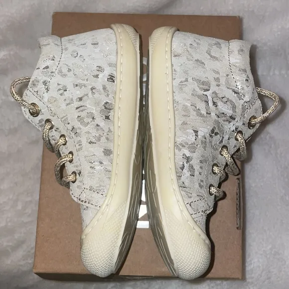 NWT NATURINO COCOON Suede First Steps Shoes in Beige