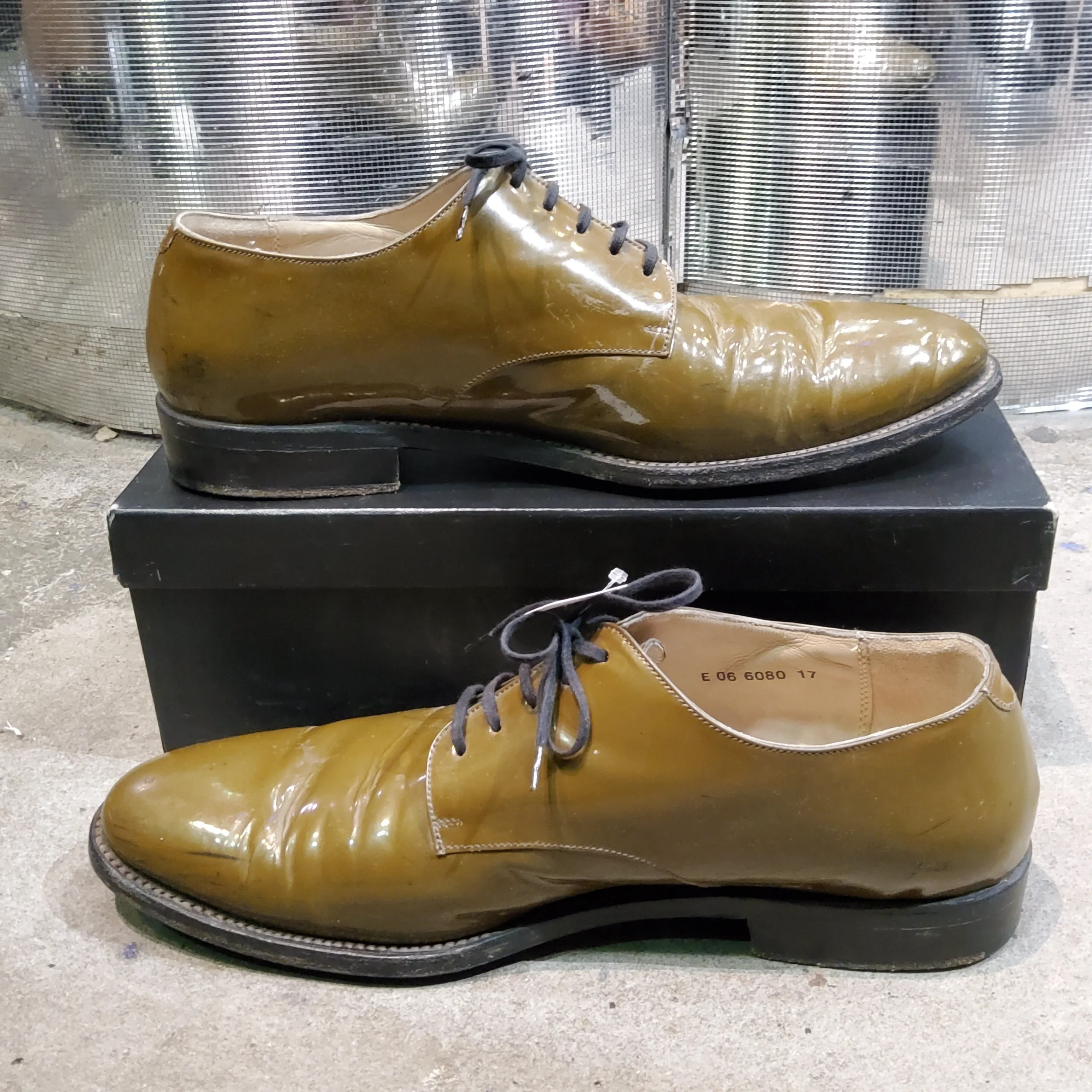 PATENT LEATHER DERBIES