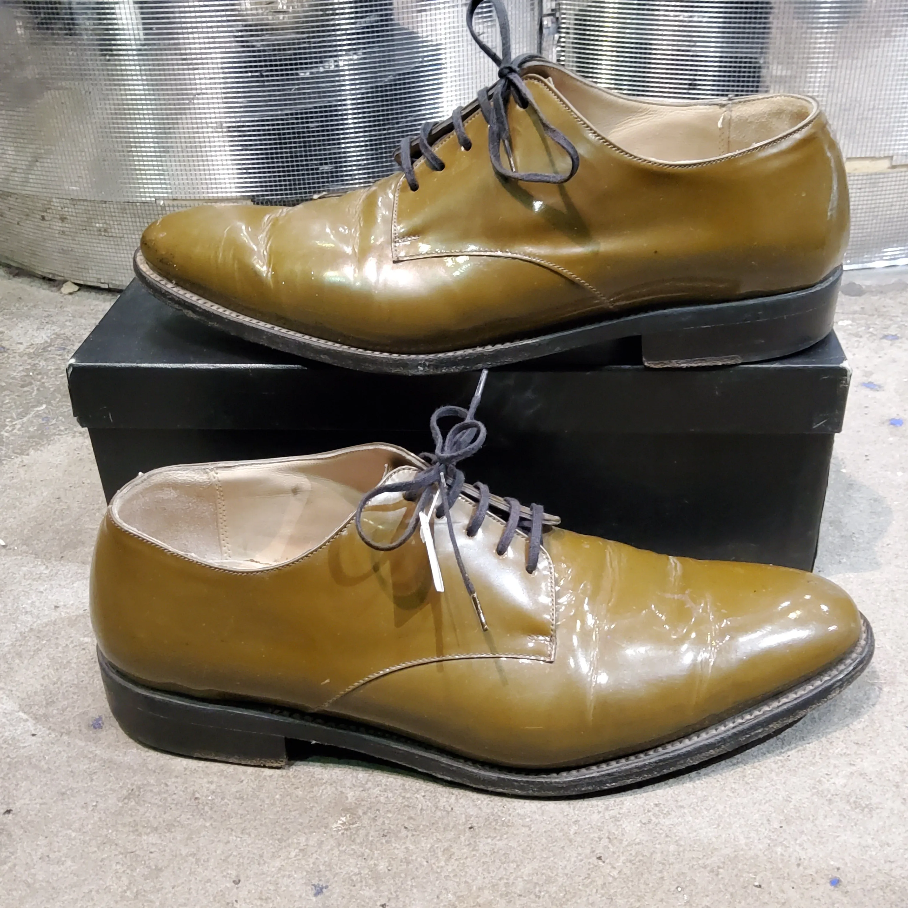 PATENT LEATHER DERBIES