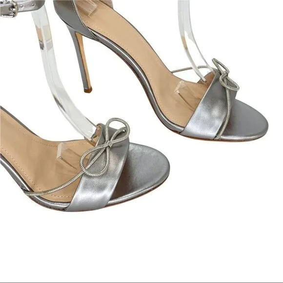 Pour La Victoire Elanna Grey Leather Metal Bow Accent Womens Heels