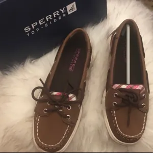 Sperry brown leather shoes